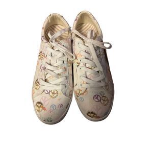 Taos  Sneakers- NWT- 9